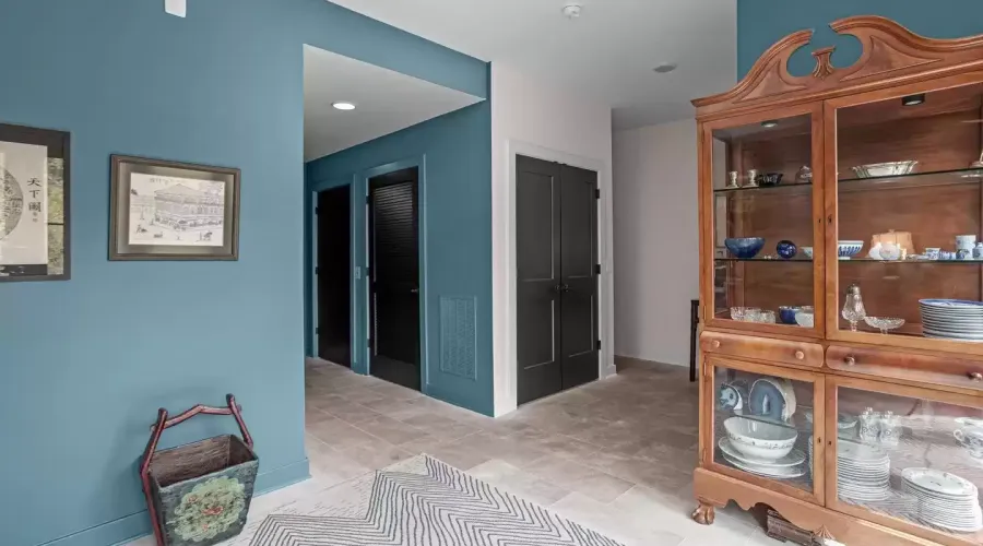 4582 Riverside Way, Manayunk, Pennsylvania, 19128, United States, 4 Bedrooms Bedrooms, 8 Rooms Rooms,3 BathroomsBathrooms,Residential,For Sale,THE LOCHS,Riverside,1523601