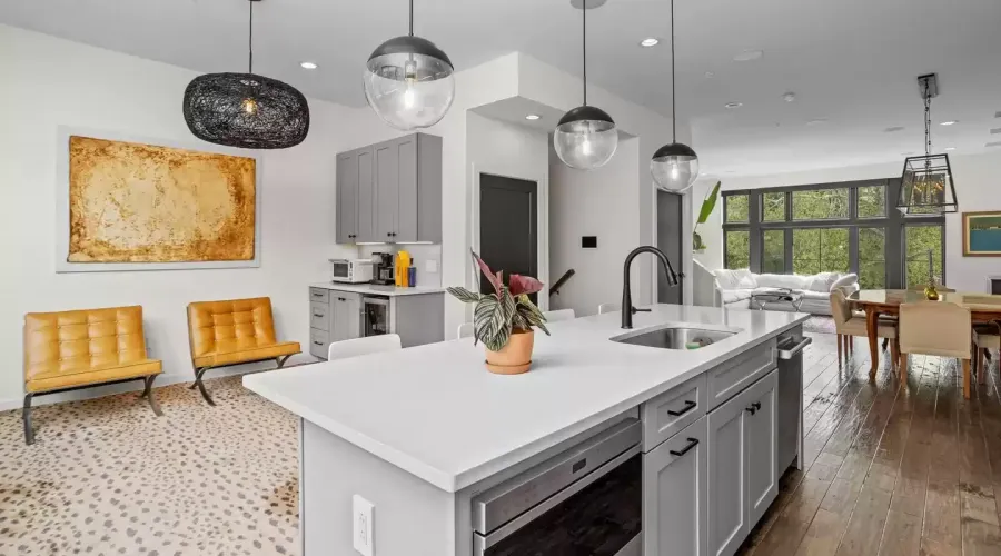 4582 Riverside Way, Manayunk, Pennsylvania, 19128, United States, 4 Bedrooms Bedrooms, 8 Rooms Rooms,3 BathroomsBathrooms,Residential,For Sale,THE LOCHS,Riverside,1523601