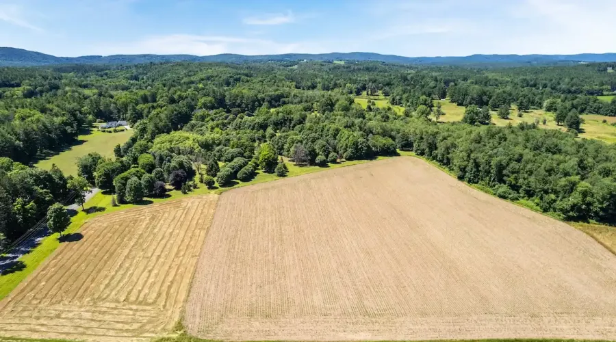 25 Sheffield Road, Egremont, Massachusetts, 01258, United States, 6 Bedrooms Bedrooms, 12 Rooms Rooms,4 BathroomsBathrooms,Residential,For Sale,Sheffield,1528515