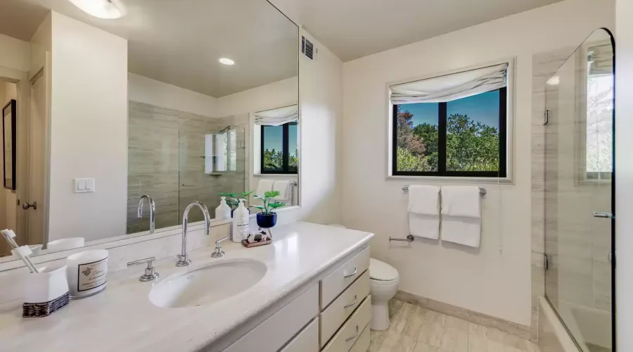 21 Tara Hill Rd, Belvedere Tiburon, California, 94920, United States, 4 Bedrooms Bedrooms, ,3.5 BathroomsBathrooms,Residential,For Sale,21 Tara Hill Rd,1540363