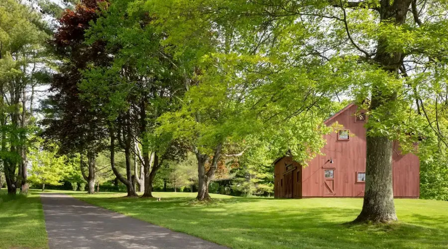11-17 Valley Road, Lakeville, Connecticut, 06068, United States, 5 Bedrooms Bedrooms, 12 Rooms Rooms,5 BathroomsBathrooms,Residential,For Sale,Valley,1546607