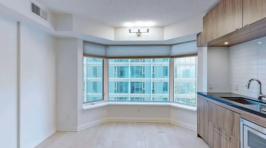 155 Yorkville Ave, Unit #2811, Toronto, Ontario, Canada, 1 Bedroom Bedrooms, 4 Rooms Rooms,1 BathroomBathrooms,Condo,For Sale,Yorkville,10,1548283