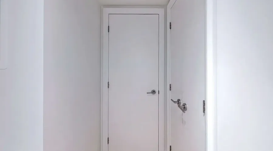 155 Yorkville Ave, Unit #2811, Toronto, Ontario, Canada, 1 Bedroom Bedrooms, 4 Rooms Rooms,1 BathroomBathrooms,Condo,For Sale,Yorkville,10,1548283