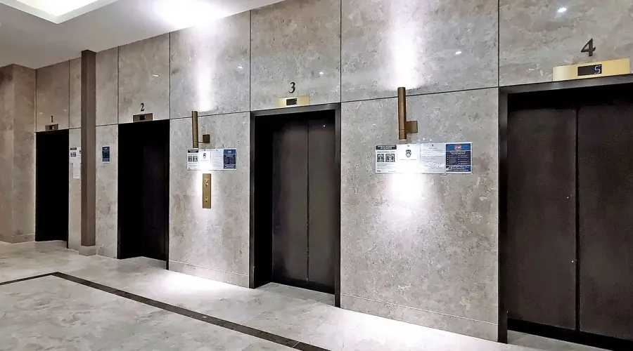 155 Yorkville Ave, Unit #2811, Toronto, Ontario, Canada, 1 Bedroom Bedrooms, 4 Rooms Rooms,1 BathroomBathrooms,Condo,For Sale,Yorkville,10,1548283