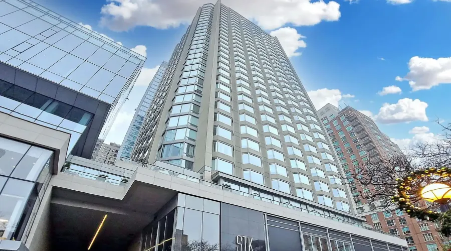 155 Yorkville Ave, Unit #2811, Toronto, Ontario, Canada, 1 Bedroom Bedrooms, 4 Rooms Rooms,1 BathroomBathrooms,Condo,For Sale,Yorkville,10,1548283