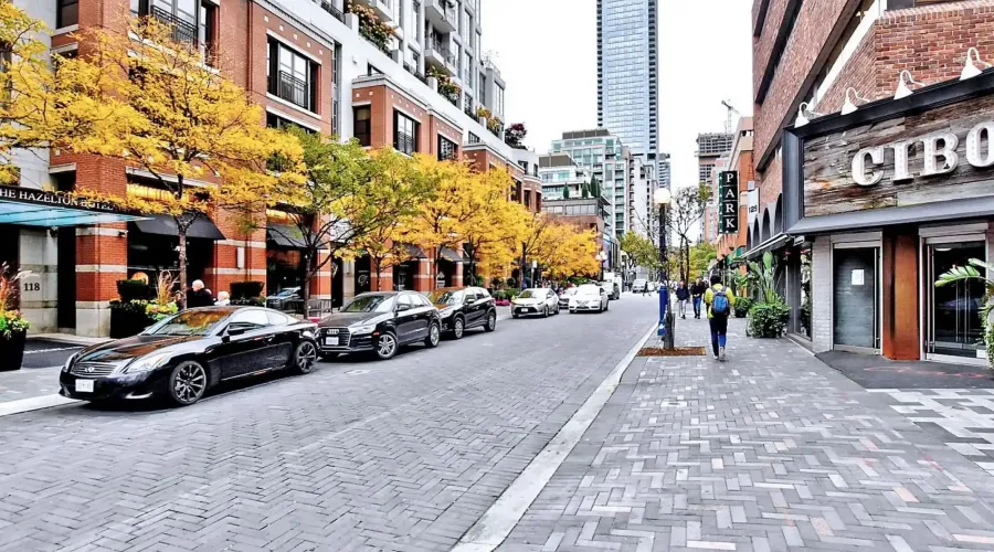 155 Yorkville Ave, Unit #2811, Toronto, Ontario, Canada, 1 Bedroom Bedrooms, 4 Rooms Rooms,1 BathroomBathrooms,Condo,For Sale,Yorkville,10,1548283