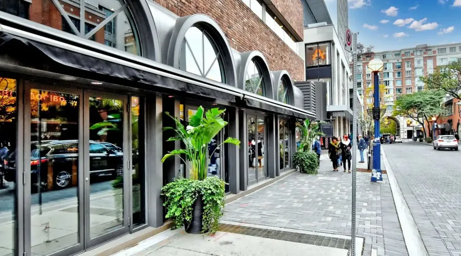 155 Yorkville Ave, Unit #2811, Toronto, Ontario, Canada, 1 Bedroom Bedrooms, 4 Rooms Rooms,1 BathroomBathrooms,Condo,For Sale,Yorkville,10,1548283