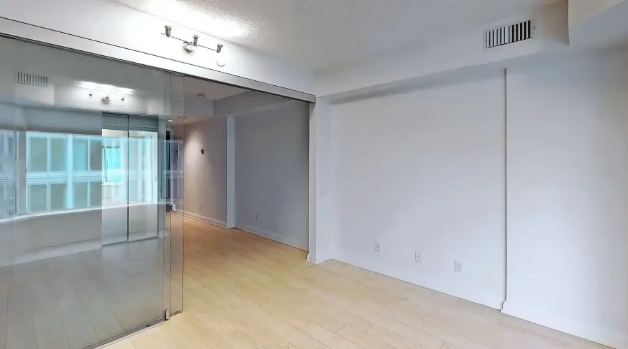 155 Yorkville Ave, Unit #2811, Toronto, Ontario, Canada, 1 Bedroom Bedrooms, 4 Rooms Rooms,1 BathroomBathrooms,Condo,For Sale,Yorkville,10,1548283