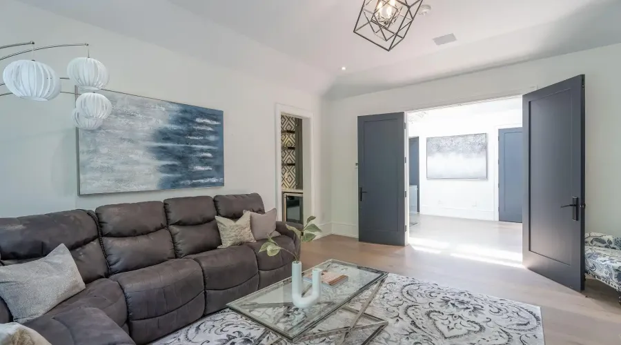 231 Wedgewood Drive, Oakville, Ontario, L6J 4R6, Canada, 4 Bedrooms Bedrooms, ,8 BathroomsBathrooms,Residential,For Sale,1575250
