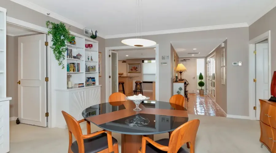 1255 N Gulfstream Ave, Sarasota, Florida, 34236, United States, 2 Bedrooms Bedrooms, 5 Rooms Rooms,2 BathroomsBathrooms,Residential,For Sale,Bay Plaza,Gulfstream ,10,1584719