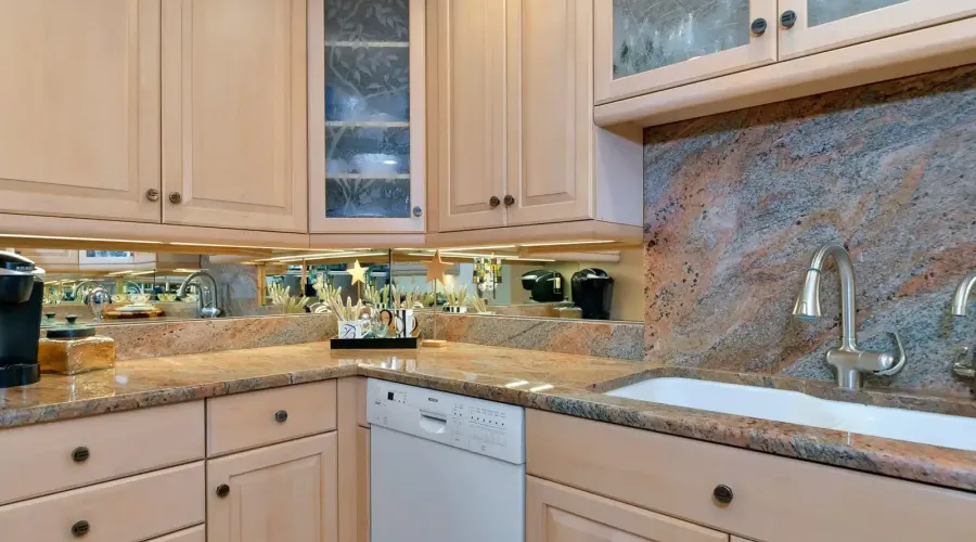 1255 N Gulfstream Ave, Sarasota, Florida, 34236, United States, 2 Bedrooms Bedrooms, 5 Rooms Rooms,2 BathroomsBathrooms,Residential,For Sale,Bay Plaza,Gulfstream ,10,1584719