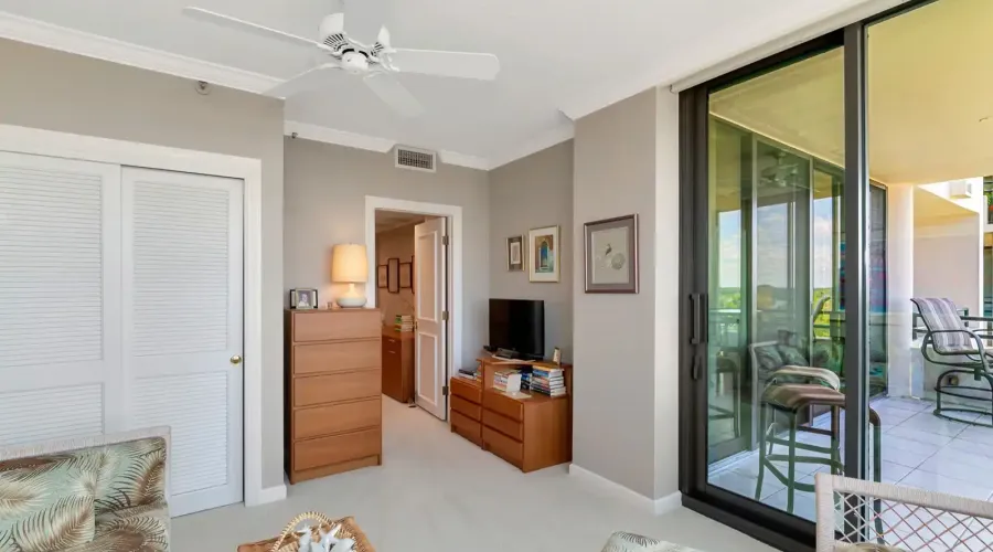 1255 N Gulfstream Ave, Sarasota, Florida, 34236, United States, 2 Bedrooms Bedrooms, 5 Rooms Rooms,2 BathroomsBathrooms,Residential,For Sale,Bay Plaza,Gulfstream ,10,1584719