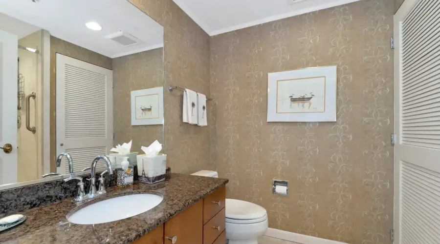 1255 N Gulfstream Ave, Sarasota, Florida, 34236, United States, 2 Bedrooms Bedrooms, 5 Rooms Rooms,2 BathroomsBathrooms,Residential,For Sale,Bay Plaza,Gulfstream ,10,1584719