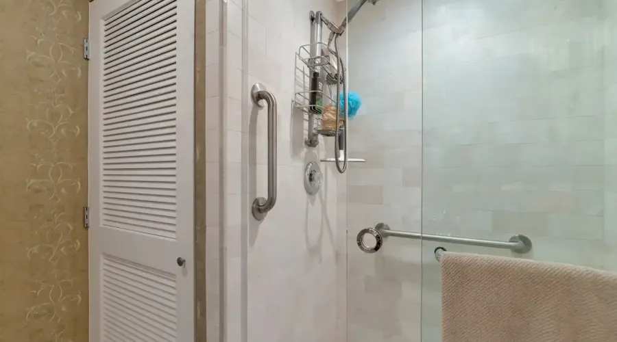 1255 N Gulfstream Ave, Sarasota, Florida, 34236, United States, 2 Bedrooms Bedrooms, 5 Rooms Rooms,2 BathroomsBathrooms,Residential,For Sale,Bay Plaza,Gulfstream ,10,1584719