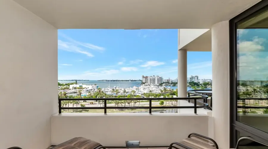 1255 N Gulfstream Ave, Sarasota, Florida, 34236, United States, 2 Bedrooms Bedrooms, 5 Rooms Rooms,2 BathroomsBathrooms,Residential,For Sale,Bay Plaza,Gulfstream ,10,1584719