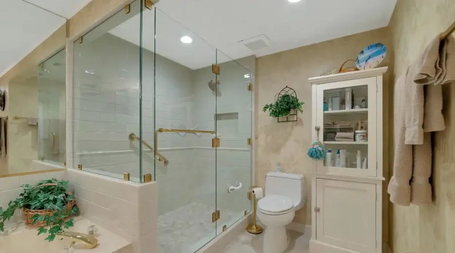 1255 N Gulfstream Ave, Sarasota, Florida, 34236, United States, 2 Bedrooms Bedrooms, 5 Rooms Rooms,2 BathroomsBathrooms,Residential,For Sale,Bay Plaza,Gulfstream ,10,1584719