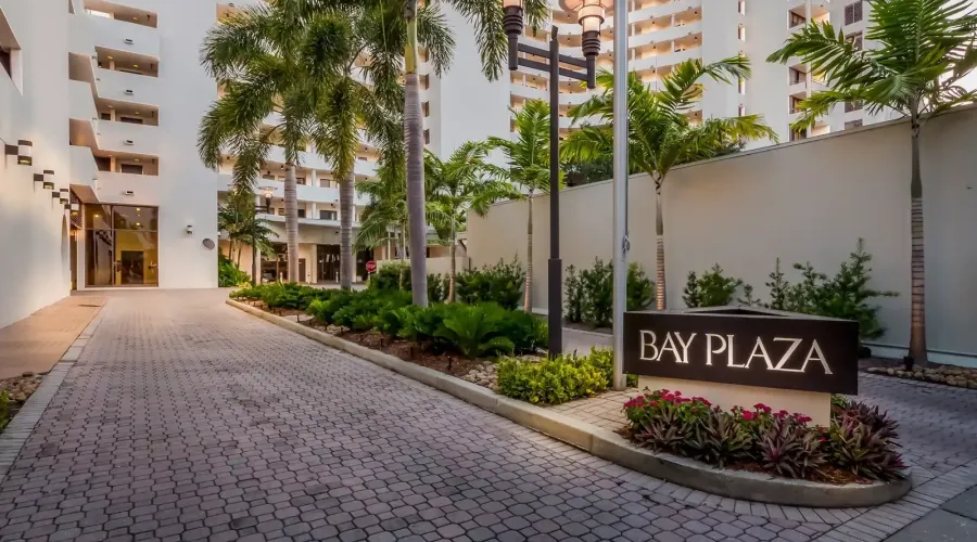 1255 N Gulfstream Ave, Sarasota, Florida, 34236, United States, 2 Bedrooms Bedrooms, 5 Rooms Rooms,2 BathroomsBathrooms,Residential,For Sale,Bay Plaza,Gulfstream ,10,1584719