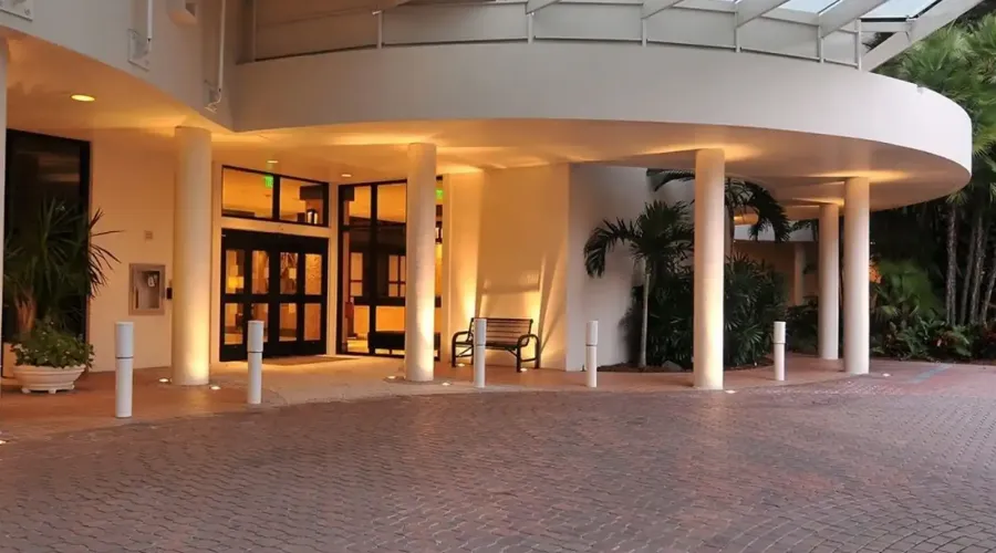 1255 N Gulfstream Ave, Sarasota, Florida, 34236, United States, 2 Bedrooms Bedrooms, 5 Rooms Rooms,2 BathroomsBathrooms,Residential,For Sale,Bay Plaza,Gulfstream ,10,1584719