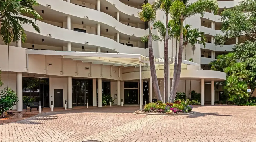 1255 N Gulfstream Ave, Sarasota, Florida, 34236, United States, 2 Bedrooms Bedrooms, 5 Rooms Rooms,2 BathroomsBathrooms,Residential,For Sale,Bay Plaza,Gulfstream ,10,1584719