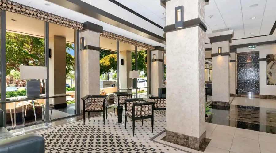 1255 N Gulfstream Ave, Sarasota, Florida, 34236, United States, 2 Bedrooms Bedrooms, 5 Rooms Rooms,2 BathroomsBathrooms,Residential,For Sale,Bay Plaza,Gulfstream ,10,1584719