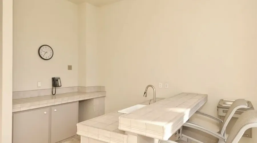 1255 N Gulfstream Ave, Sarasota, Florida, 34236, United States, 2 Bedrooms Bedrooms, 5 Rooms Rooms,2 BathroomsBathrooms,Residential,For Sale,Bay Plaza,Gulfstream ,10,1584719