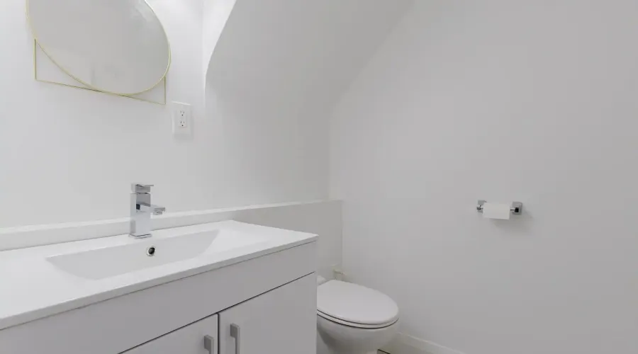 2177 Lakeshore Road, Burlington, Ontario, L7R 1A5, Canada, 6 Bedrooms Bedrooms, ,5 BathroomsBathrooms,Multi family,For Sale,1603183