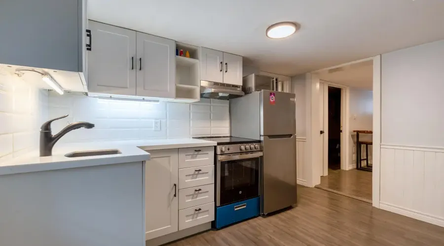 2177 Lakeshore Road, Burlington, Ontario, L7R 1A5, Canada, 6 Bedrooms Bedrooms, ,5 BathroomsBathrooms,Multi family,For Sale,1603183