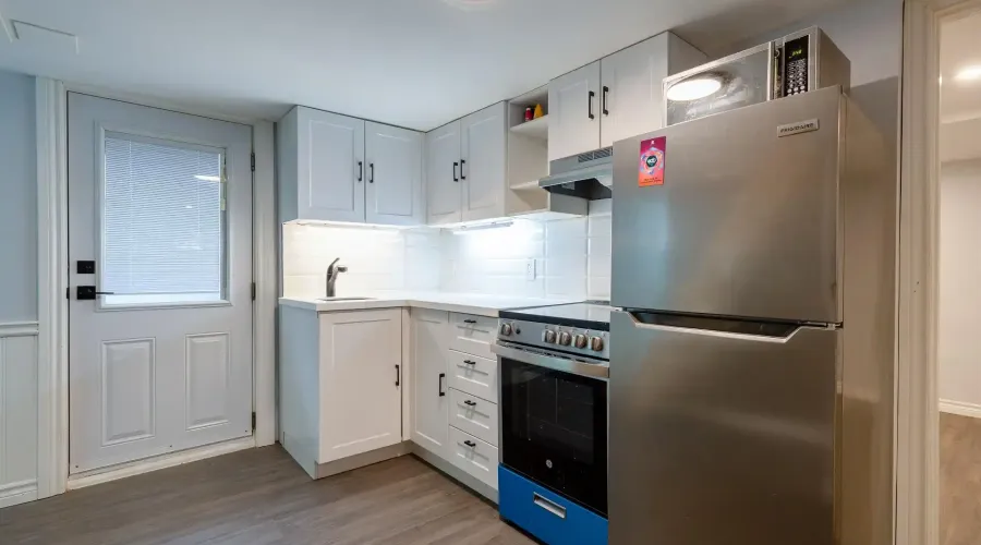 2177 Lakeshore Road, Burlington, Ontario, L7R 1A5, Canada, 6 Bedrooms Bedrooms, ,5 BathroomsBathrooms,Multi family,For Sale,1603183
