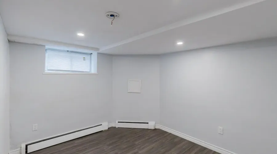 2177 Lakeshore Road, Burlington, Ontario, L7R 1A5, Canada, 6 Bedrooms Bedrooms, ,5 BathroomsBathrooms,Multi family,For Sale,1603183
