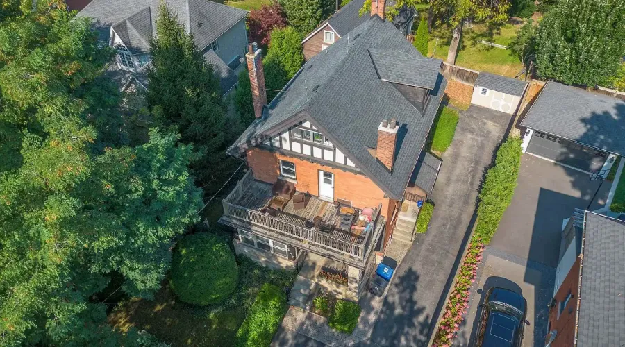2177 Lakeshore Road, Burlington, Ontario, L7R 1A5, Canada, 6 Bedrooms Bedrooms, ,5 BathroomsBathrooms,Multi family,For Sale,1603183