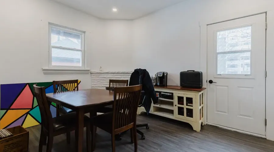 2177 Lakeshore Road, Burlington, Ontario, L7R 1A5, Canada, 6 Bedrooms Bedrooms, ,5 BathroomsBathrooms,Multi family,For Sale,1603183