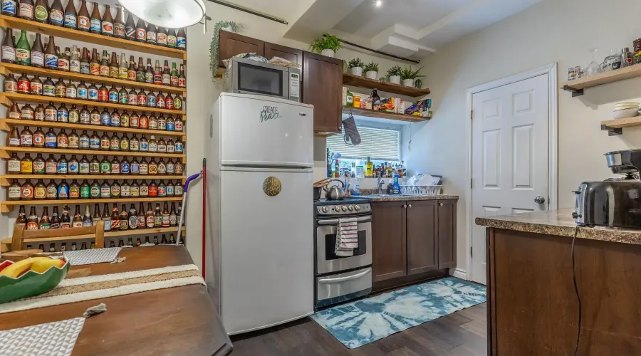 2177 Lakeshore Road, Burlington, Ontario, L7R 1A5, Canada, 6 Bedrooms Bedrooms, ,5 BathroomsBathrooms,Multi family,For Sale,1603183