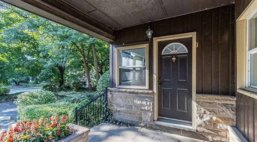2177 Lakeshore Road, Burlington, Ontario, L7R 1A5, Canada, 6 Bedrooms Bedrooms, ,5 BathroomsBathrooms,Multi family,For Sale,1603183