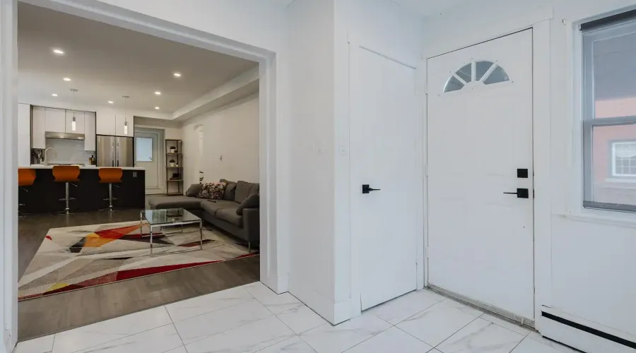 2177 Lakeshore Road, Burlington, Ontario, L7R 1A5, Canada, 6 Bedrooms Bedrooms, ,5 BathroomsBathrooms,Multi family,For Sale,1603183