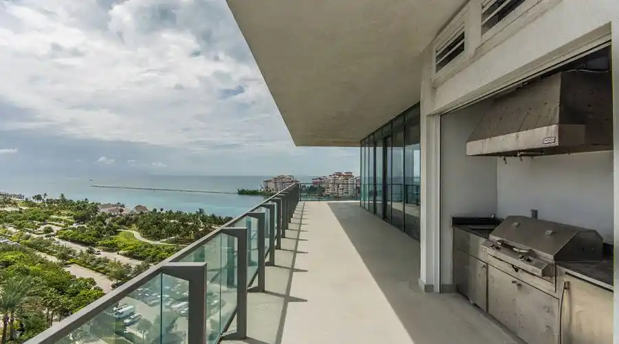 800 pointe s,Miami Beach,Florida 33139,United States,4 Bedrooms Bedrooms,3 BathroomsBathrooms,Condo,Apogee,pointe,12,156830