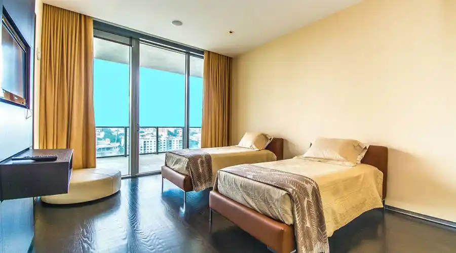 800 pointe s,Miami Beach,Florida 33139,United States,4 Bedrooms Bedrooms,3 BathroomsBathrooms,Condo,Apogee,pointe,12,156830