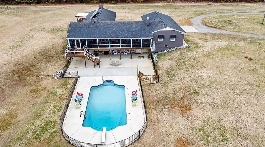 1425 Hobson,CLEVELAND,North Carolina 27013,United States,5 Bedrooms Bedrooms,10 Rooms Rooms,2 BathroomsBathrooms,Residential,Hobson,156832