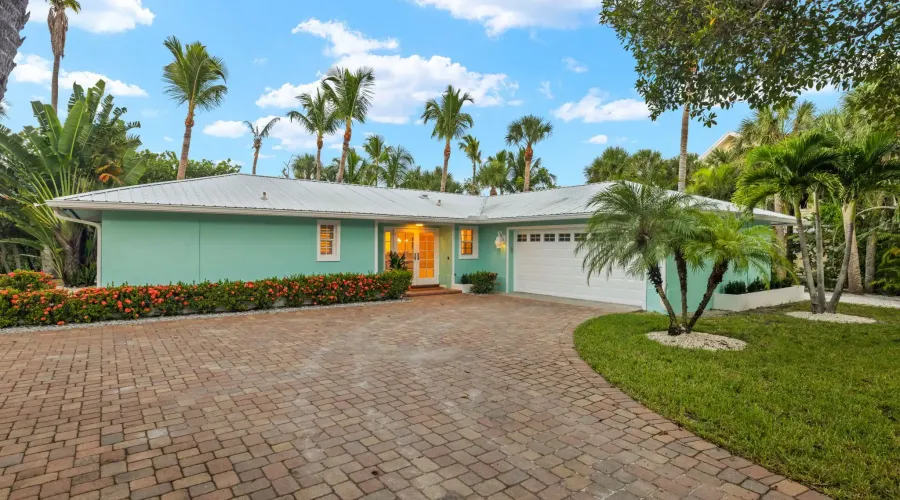526 N. Yachtsman Drive, Sanibel, Florida, 33957, United States, 3 Bedrooms Bedrooms, 9 Rooms Rooms,2 BathroomsBathrooms,Residential,For Sale,N. Yachtsman,1632549