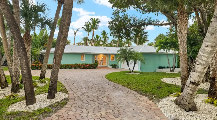 526 N. Yachtsman Drive, Sanibel, Florida, 33957, United States, 3 Bedrooms Bedrooms, 9 Rooms Rooms,2 BathroomsBathrooms,Residential,For Sale,N. Yachtsman,1632549