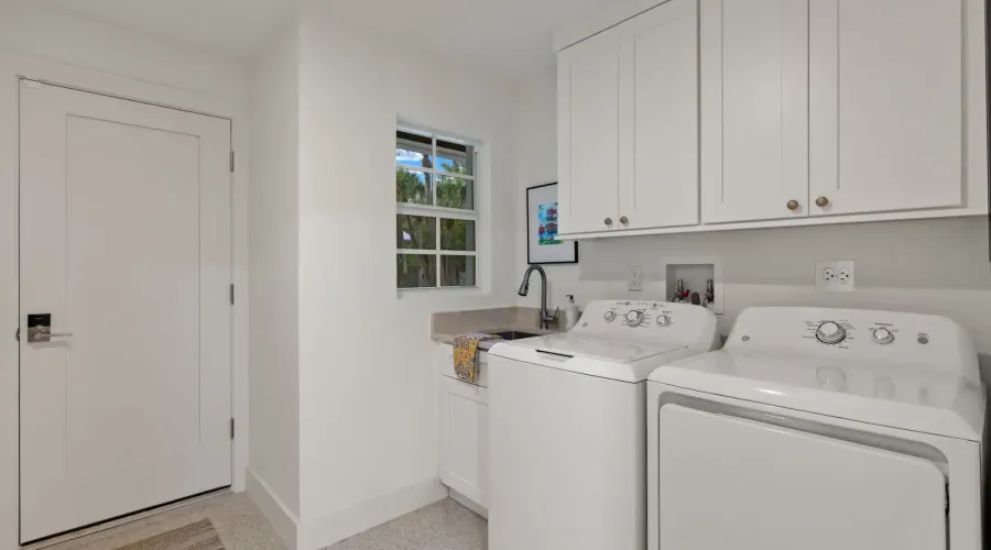 526 N. Yachtsman Drive, Sanibel, Florida, 33957, United States, 3 Bedrooms Bedrooms, 9 Rooms Rooms,2 BathroomsBathrooms,Residential,For Sale,N. Yachtsman,1632549