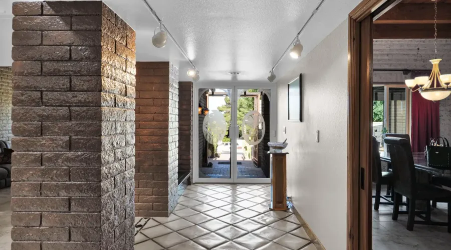 1265 W Mountain View Dr, Mesa, Arizona, 85201, United States, 4 Bedrooms Bedrooms, 10 Rooms Rooms,3 BathroomsBathrooms,Single family home,Residential,W Mountain View,1633253