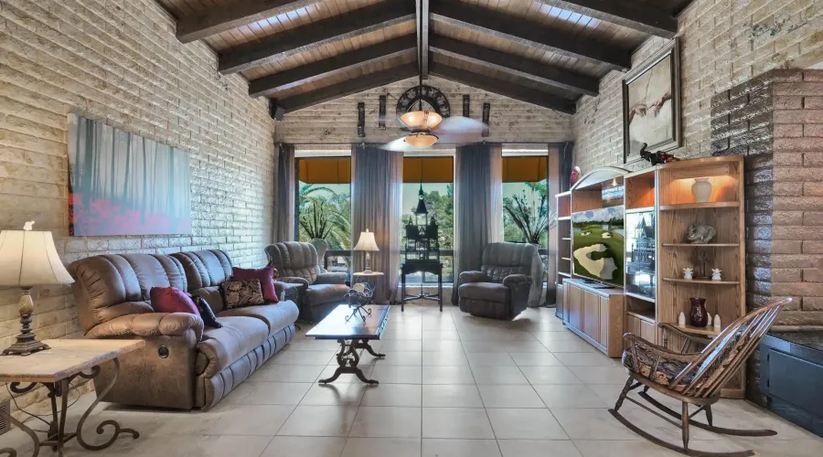 1265 W Mountain View Dr, Mesa, Arizona, 85201, United States, 4 Bedrooms Bedrooms, 10 Rooms Rooms,3 BathroomsBathrooms,Single family home,Residential,W Mountain View,1633253