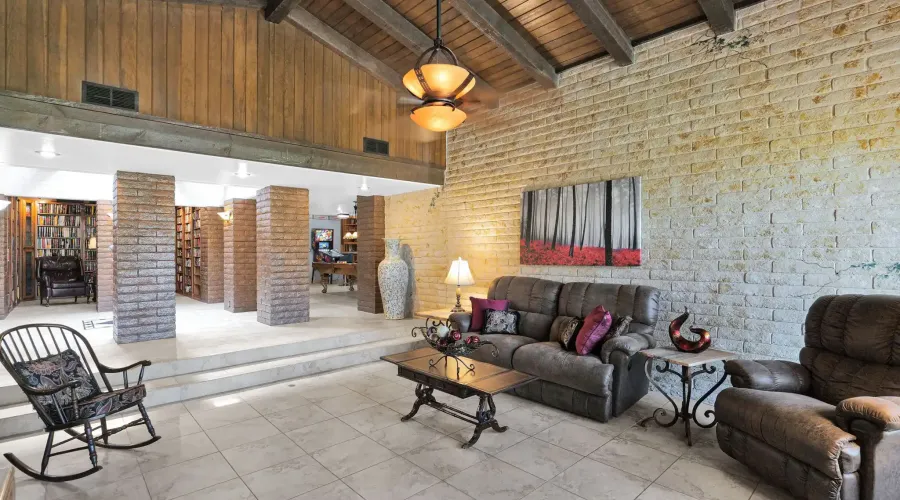 1265 W Mountain View Dr, Mesa, Arizona, 85201, United States, 4 Bedrooms Bedrooms, 10 Rooms Rooms,3 BathroomsBathrooms,Single family home,Residential,W Mountain View,1633253