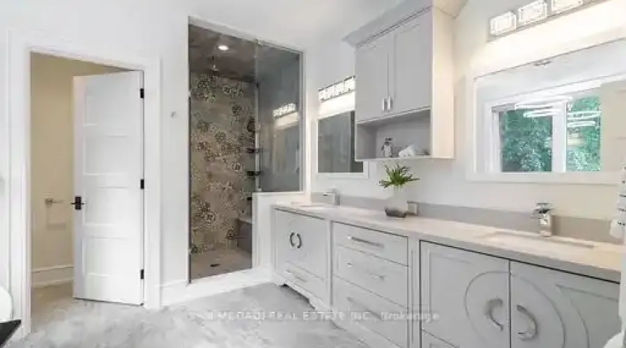 1615 Petrie Way, Mississauga, Ontario, L5J 1G8, Canada, 5 Bedrooms Bedrooms, ,6 BathroomsBathrooms,Residential,For Sale,1633835