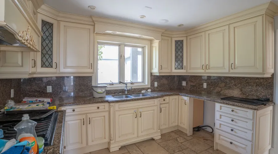 1588 Watersedge Rd, Missisauga, Ontario, L5J 1A4, Canada, 3 Bedrooms Bedrooms, ,3 BathroomsBathrooms,Residential,For Sale,Watersedge Rd,1641921