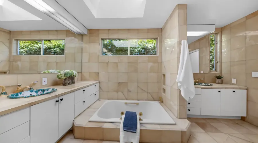 314 San Rafael Ave, Belvedere Tiburon, California, 94920, United States, 4 Bedrooms Bedrooms, ,3.5 BathroomsBathrooms,Residential,For Sale,314 San Rafael Ave,1643780