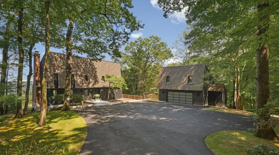 12 Hillcrest Ct, Ridgefield, Connecticut, 06877, United States, 4 Bedrooms Bedrooms, ,3.5 BathroomsBathrooms,Residential,For Sale,12 Hillcrest Ct,1643980