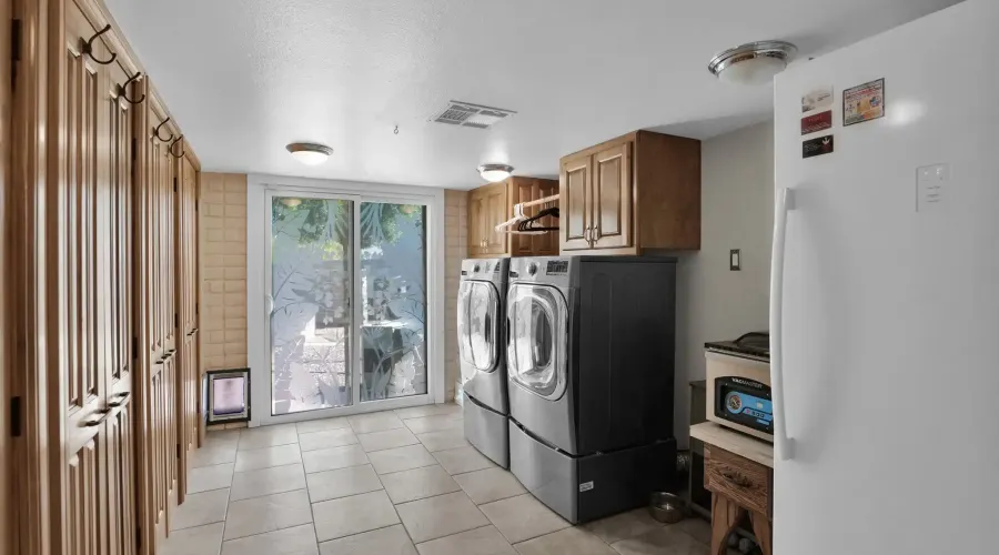 1265 W Mountain View Drive, Mesa, Arizona, 85201, United States, 4 Bedrooms Bedrooms, 10 Rooms Rooms,3 BathroomsBathrooms,Residential,For Sale,W Mountain View,1648291