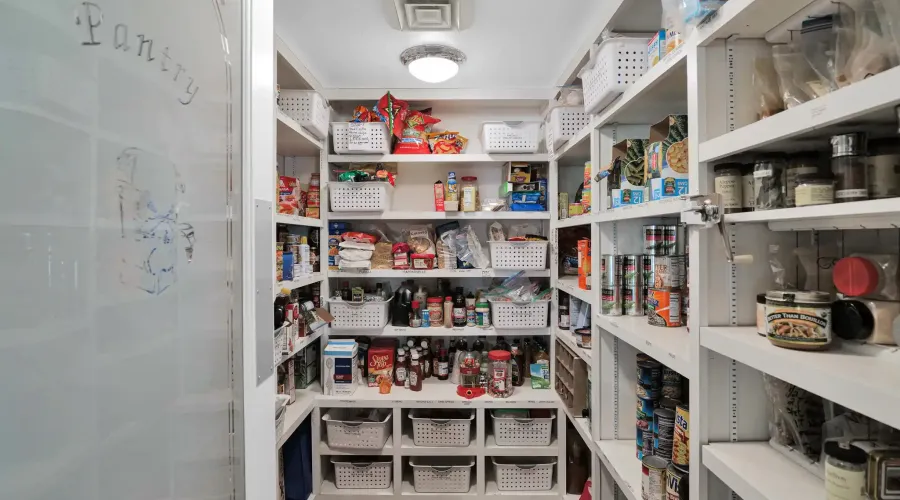 1265 W Mountain View Drive, Mesa, Arizona, 85201, United States, 4 Bedrooms Bedrooms, 10 Rooms Rooms,3 BathroomsBathrooms,Residential,For Sale,W Mountain View,1648291