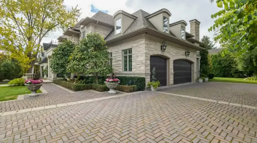 1502 Gregwood Rd, Mississauga, Ontario, L5H 2T4, Canada, 4 Bedrooms Bedrooms, ,6 BathroomsBathrooms,Single family home,For Sale,Gregwood Rd,1650714